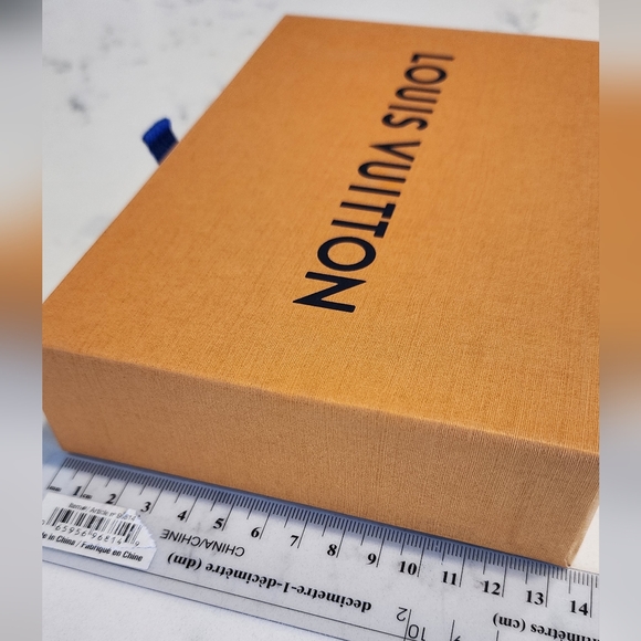 LOUIS VUITTON - Small giftbox (Authentic) 2 - Picture 4 of 5